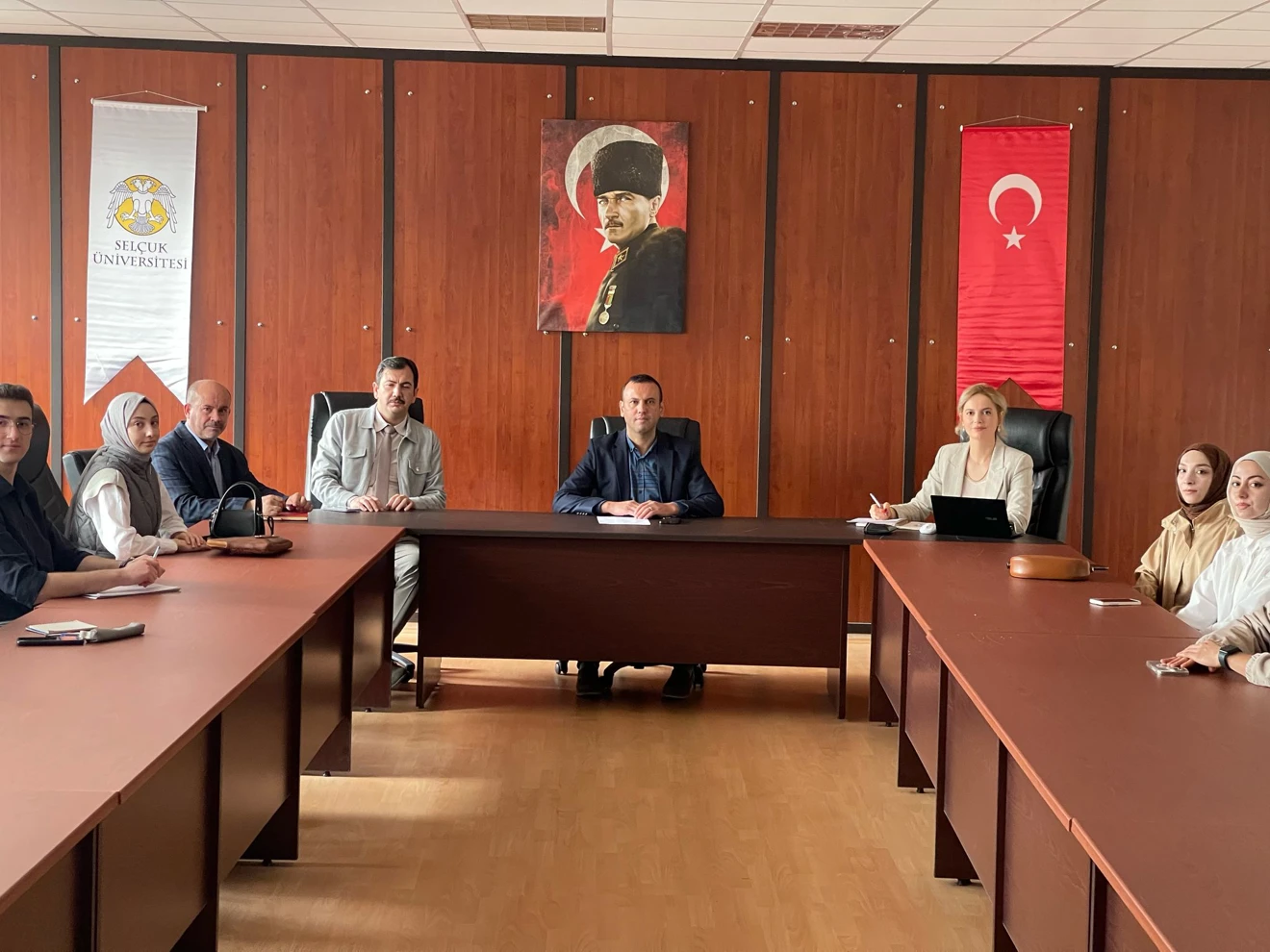 Öğrenci Temsilcileri ile Dekanlık Buluşması Gerçekleştirildi