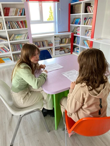 Sınıf Öğretmeni Adayları Sahada Okuma Performansını Değerlendirdi