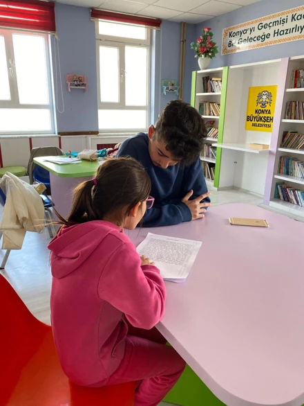 Sınıf Öğretmeni Adayları Sahada Okuma Performansını Değerlendirdi