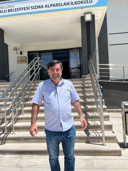 PDR 2. Sınıf Öğrencileri Topluma Hizmet Uygulamaları Kapsamında Minik Kalplere Dokundu