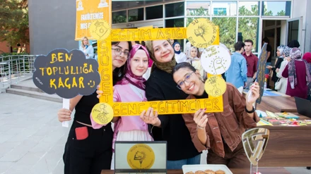 Eğitim Fakültesine Hoş Geldiniz: 1. Sınıf Öğrencilerimiz İçin Oryantasyon Etkinliği Gerçekleştirildi!