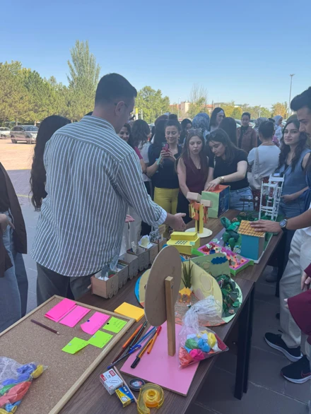 Eğitim Fakültesine Hoş Geldiniz: 1. Sınıf Öğrencilerimiz İçin Oryantasyon Etkinliği Gerçekleştirildi!