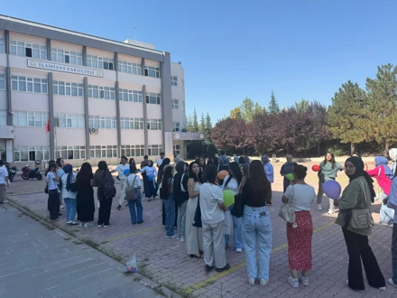 Eğitim Fakültesine Hoş Geldiniz: 1. Sınıf Öğrencilerimiz İçin Oryantasyon Etkinliği Gerçekleştirildi!