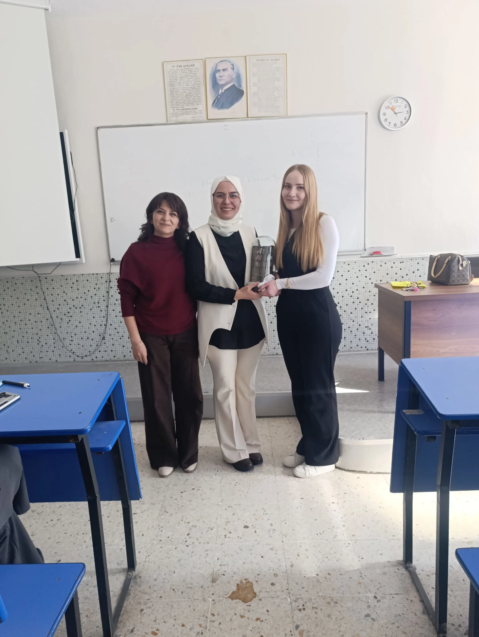 Geleceğin Sınıf Öğretmenlerine Sahadan Tavsiyeler: Fakültemizde Söyleşi Etkinliği