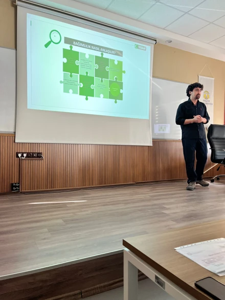 Fen Fakültesi’nde "Bağımlılıkla Mücadele" Etkinliği Düzenlendi