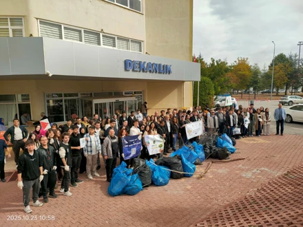 Fakültemiz öğrencileri temiz çevre için el ele verdi