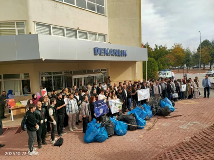 Fakültemiz öğrencileri temiz çevre için el ele verdi