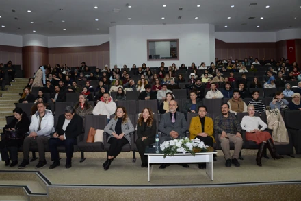 Fakültemizde "Şiddete Dur De! Hakların Var, Yalnız Değilsin" Gerçekleştirildi