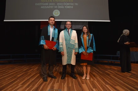 LİSANSÜSTÜ EĞİTİM ENSTİTÜ ÖDÜLLERİ SAHİPLERİNİ BULDU