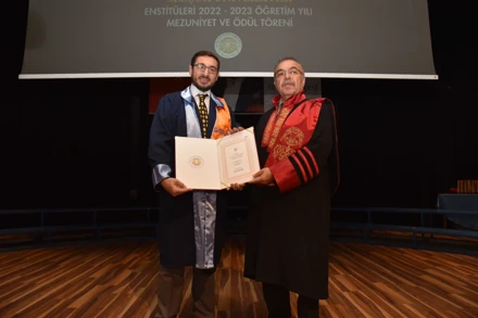 LİSANSÜSTÜ EĞİTİM ENSTİTÜ ÖDÜLLERİ SAHİPLERİNİ BULDU