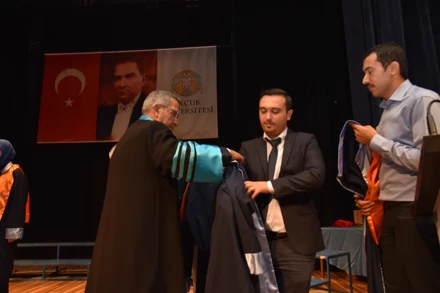 LİSANSÜSTÜ EĞİTİM ENSTİTÜ ÖDÜLLERİ SAHİPLERİNİ BULDU