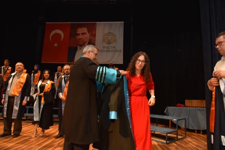 LİSANSÜSTÜ EĞİTİM ENSTİTÜ ÖDÜLLERİ SAHİPLERİNİ BULDU