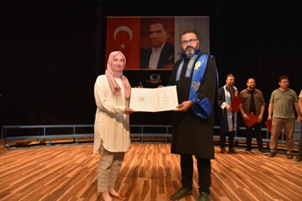 LİSANSÜSTÜ EĞİTİM ENSTİTÜ ÖDÜLLERİ SAHİPLERİNİ BULDU