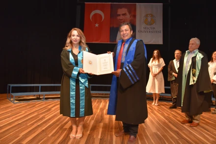 LİSANSÜSTÜ EĞİTİM ENSTİTÜ ÖDÜLLERİ SAHİPLERİNİ BULDU