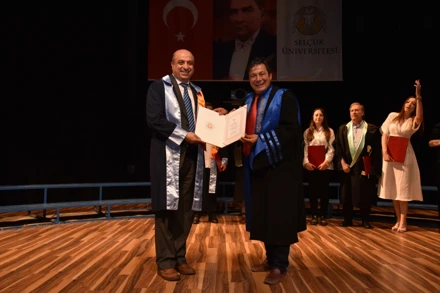 LİSANSÜSTÜ EĞİTİM ENSTİTÜ ÖDÜLLERİ SAHİPLERİNİ BULDU