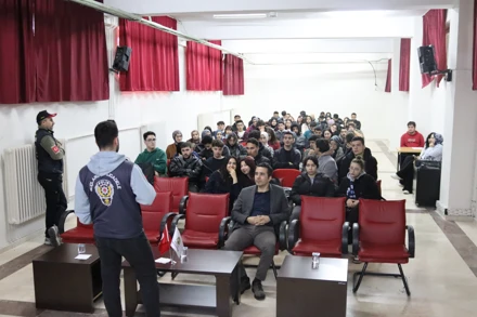Güneysınır MYO’da Siber Suçlar ve Dijital Güvenlik Semineri Düzenlendi