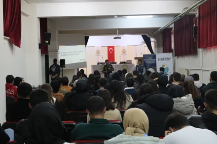 Güneysınır MYO’da Siber Suçlar ve Dijital Güvenlik Semineri Düzenlendi