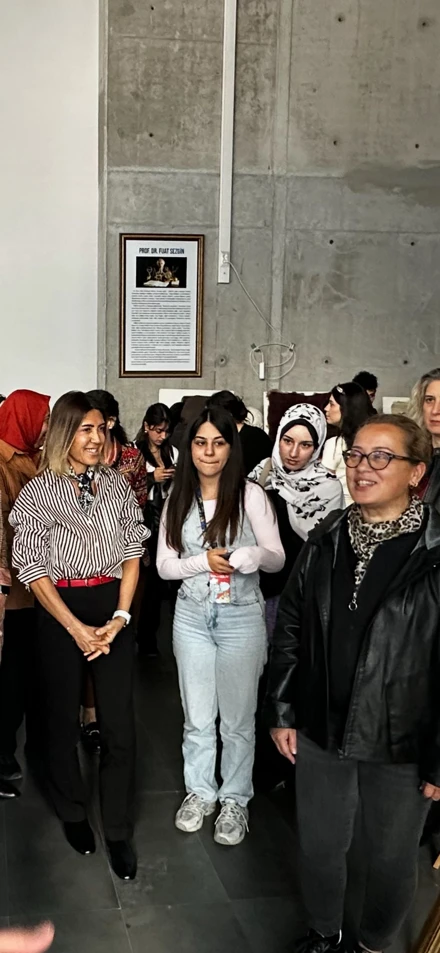 SELÇUK'TAN KADIN SANATÇILAR SERGİSİ