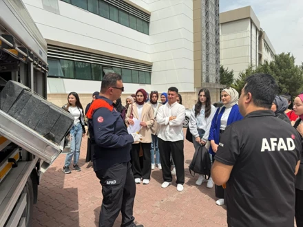 Hemşirelik Fakültesi’nde “Afet Yönetimi ve Deprem Farkındalığı” Programı düzenlendi