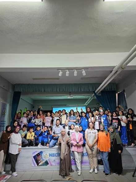 Hemşirelik Fakültesi Öğrencilerimiz tarafından 17 Mayıs Uluslararası Geri Dönüşüm Günü’nde “Çevre ve Sıfır Atık Farkındalığı” programı düzenlendi.