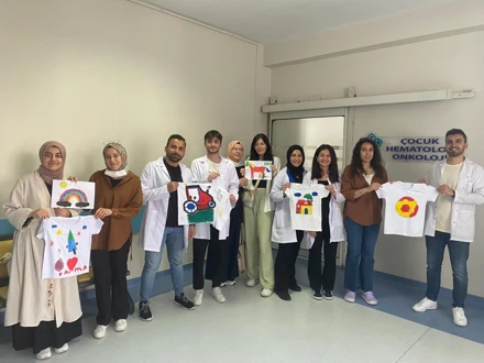 Fakülte Öğrencilerimiz tarafından “Lösemili Çocuklara Moral Etkinliği” düzenlendi. 