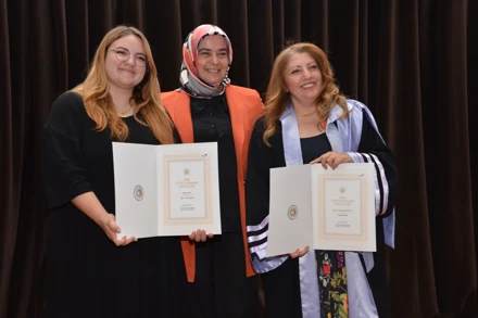 Selçuk Üniversitesi Sağlık Bilimleri Enstitüsü Mezuniyet ve Ödül Töreninde Tez Yayın Ödülü Alan Öğretim Elemanımız