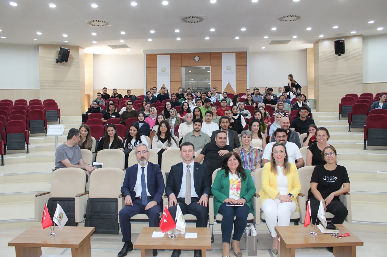 "Mezun Öğrenci Buluşmaları" Konulu Söyleşi Gerçekleşti.