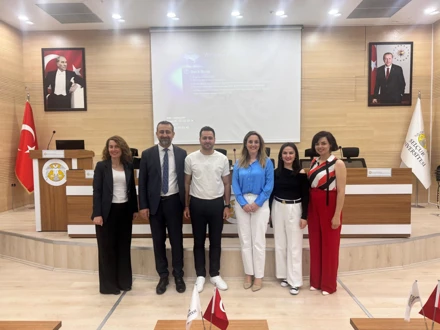 "Sosyal Bilimlerde Yapay Zeka Akademik Çalışma, Etik Kullanım ve Üretken Yapay Zeka Araçları" Konulu Konferans Gerçekleştirildi.