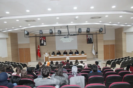 "Çağdaş Uluslararası İlişkiler Yazınında Anarşist Teori: Eleştirel Bir Değerlendirme“ Konulu Seminer Yapıldı.