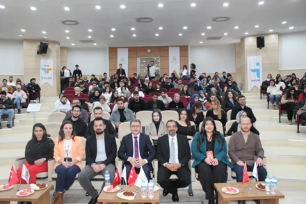  "Finteka Kariyer Zirvesi“ Konulu Konferans Gerçekleşti.