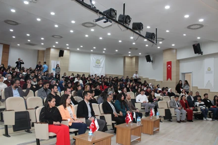  "Finteka Kariyer Zirvesi“ Konulu Konferans Gerçekleşti.