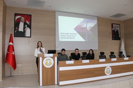 "Geleceğin Anahtarı: Karbon Ayak İzi ve Sürdürülebilirlik" Konulu Seminer Gerçekleşti.