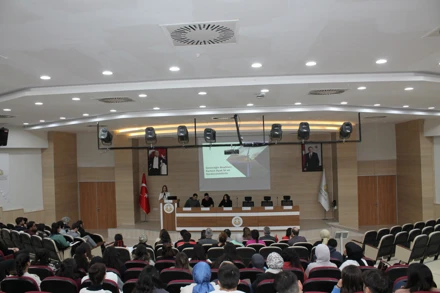 "Geleceğin Anahtarı: Karbon Ayak İzi ve Sürdürülebilirlik" Konulu Seminer Gerçekleşti.