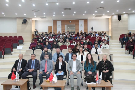 "Uluslararası Duruma Genel Bakış ve Japonya'nın Dış Politikası" Konulu Seminer Gerçekleştirildi.