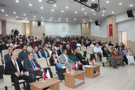 "Uluslararası Duruma Genel Bakış ve Japonya'nın Dış Politikası" Konulu Seminer Gerçekleştirildi.