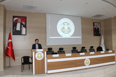 "İnsan Hakları Evrensel Mi Yoksa Kültürel Mi?" Konulu Münazara Gerçekleştirildi.