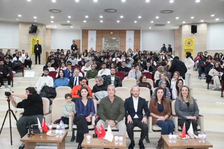 "Staja Giden Yol Kariyer ve İlk İş Deneyimi Zirvesi" Konulu Konferans Gerçekleştirildi.