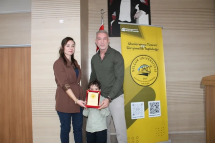 "Staja Giden Yol Kariyer ve İlk İş Deneyimi Zirvesi" Konulu Konferans Gerçekleştirildi.