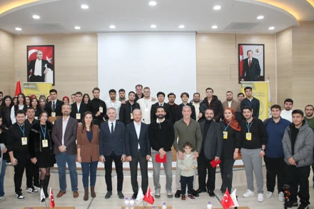 "Staja Giden Yol Kariyer ve İlk İş Deneyimi Zirvesi" Konulu Konferans Gerçekleştirildi.