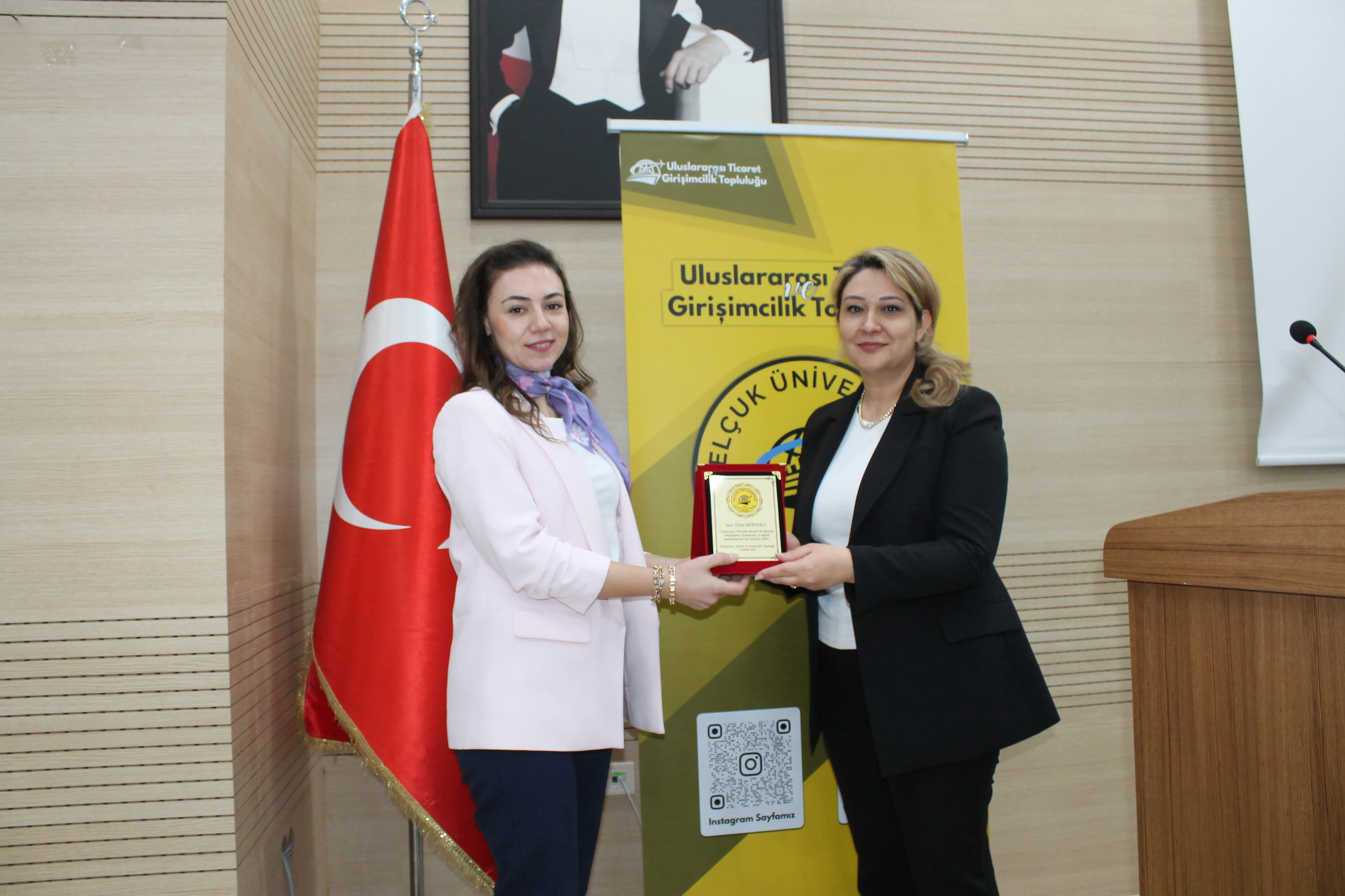 "Uluslararası Ticaretin Mesleki Yol Haritası“ Konulu Konferans Gerçekleştirildi.