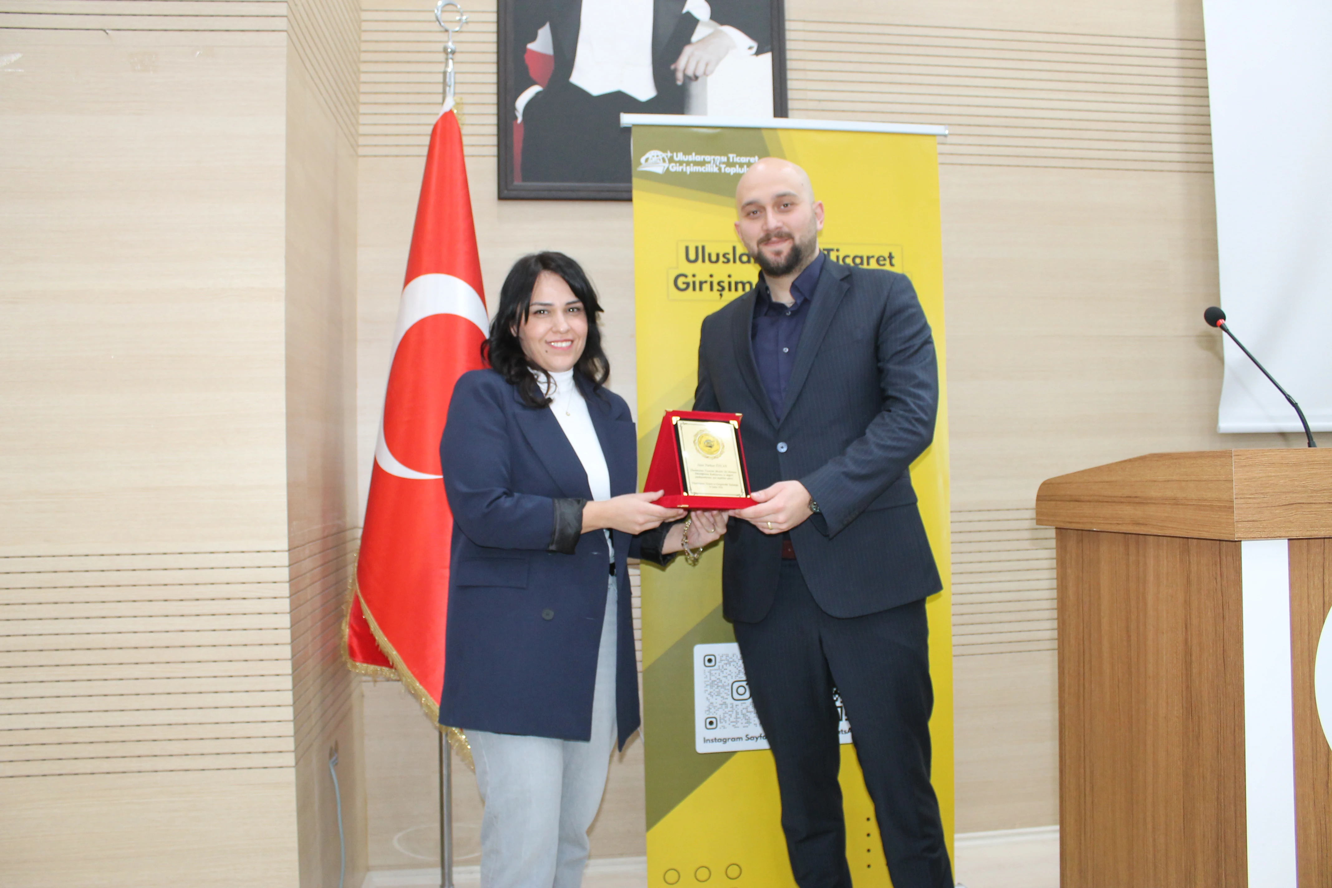 "Uluslararası Ticaretin Mesleki Yol Haritası“ Konulu Konferans Gerçekleştirildi.