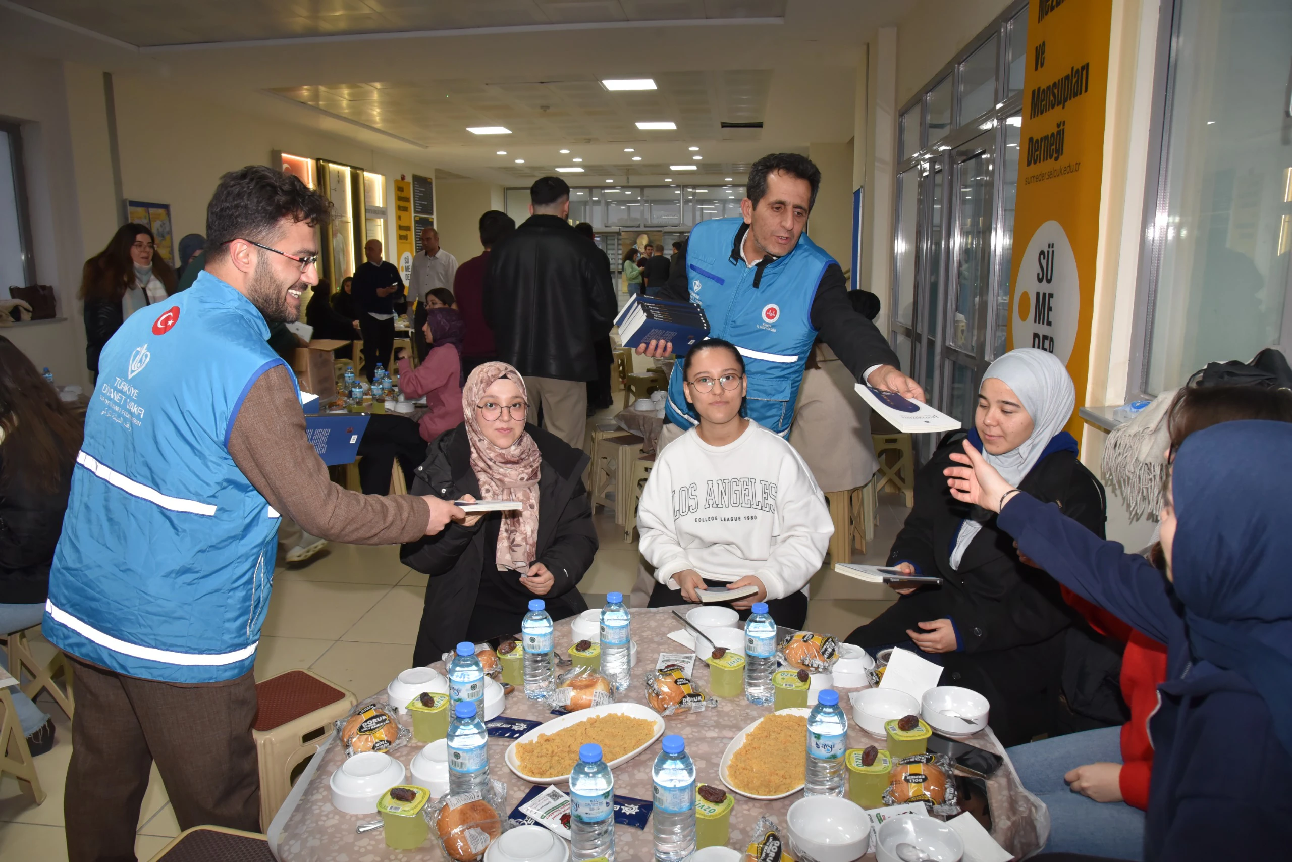 (SÜMEDER) ve Konya İl Müftülüğü İş Birliğiyle Fakültemizde İftar Programı Gerçekleşti.