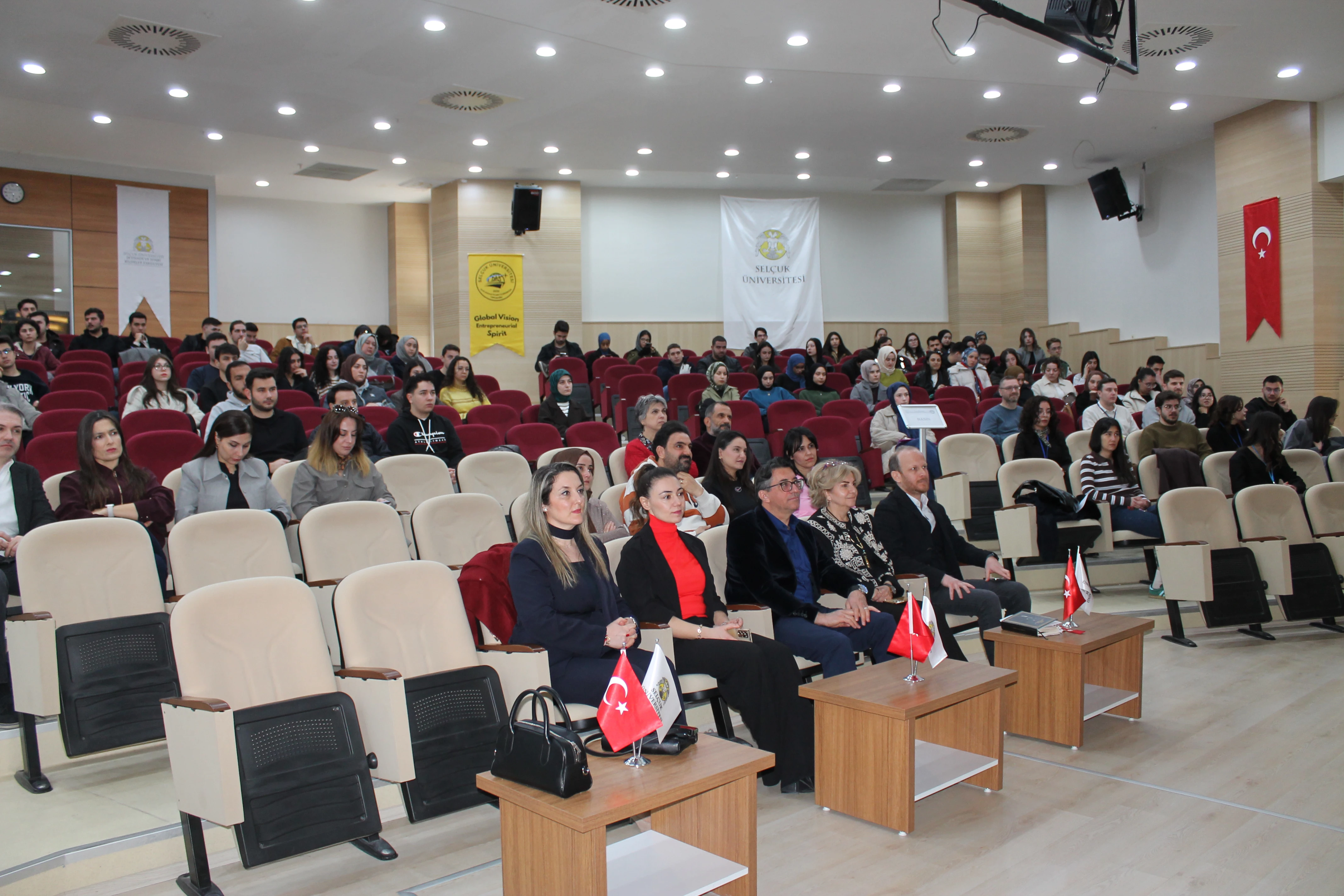 "Girişimci Kadınlar Deneyim Paylaşımı“ Konulu Konferans Gerçekleştirildi.