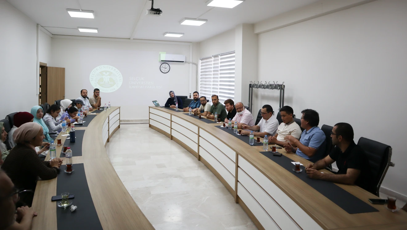 Özbekistan Uluslararası İslam Akademisi akademisyenlerinden İlahiyat Fakültemize ziyaret