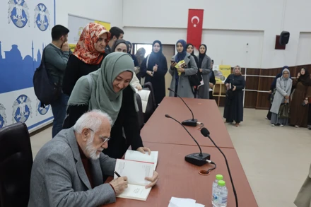 "Filistin ve Haçlılar" Konulu Konferans