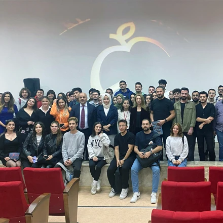 Selçuk İletişim’de ‘Yapay Zeka ve Dijital Pazarlama’ söyleşisi düzenlendi