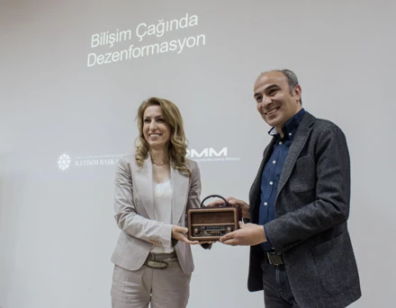 'Bilişim Çağında Dezenformasyon'