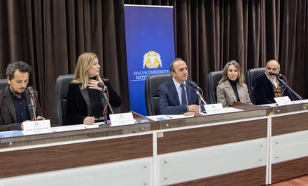 ‘İletişimde Mevlâna Perspektifi’ paneli düzenlendi