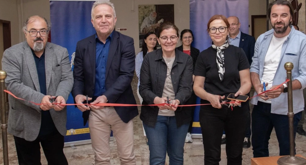 Gazetecilik Bölümü öğrencilerinden geri dönüşüm temalı sergi