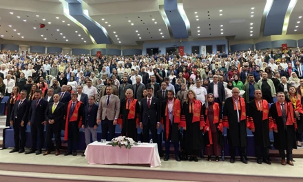 İletişim Fakültesi, 29. Dönem mezunlarını törenle uğurladı